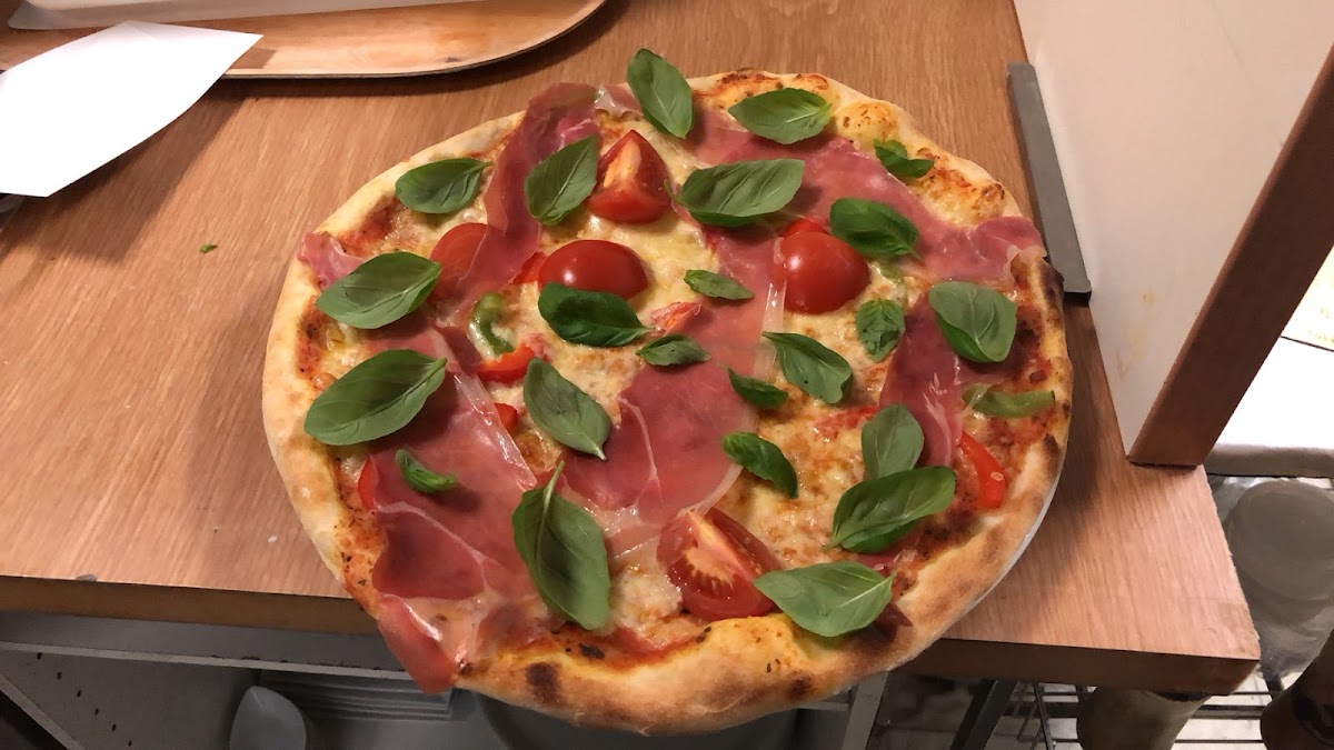 Pizzeria& Restaurang Montana-4